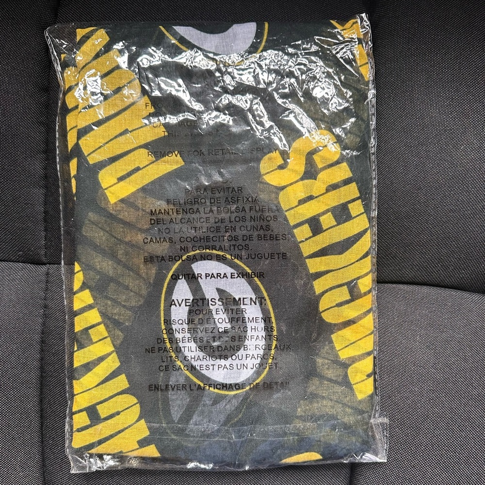 Women’s Green-Bay Packers NFL Sheer Infinity Scarf 70” x 25” NWT